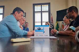 Vereador Sergio Santana Promove Iniciativas de Melhoria para Taxistas, Turistas e Moradores de Santos